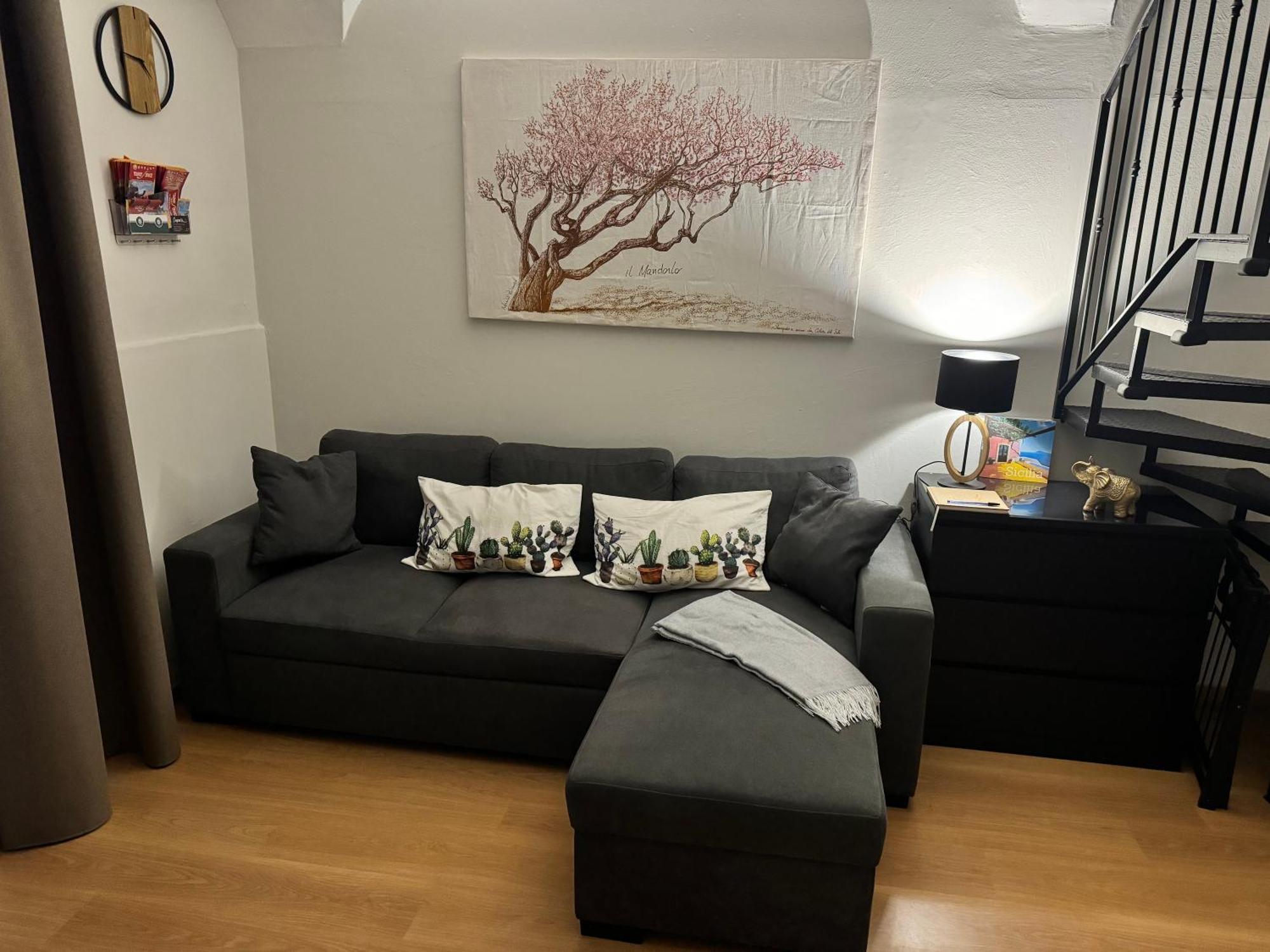 Almond Apartment Катания Екстериор снимка