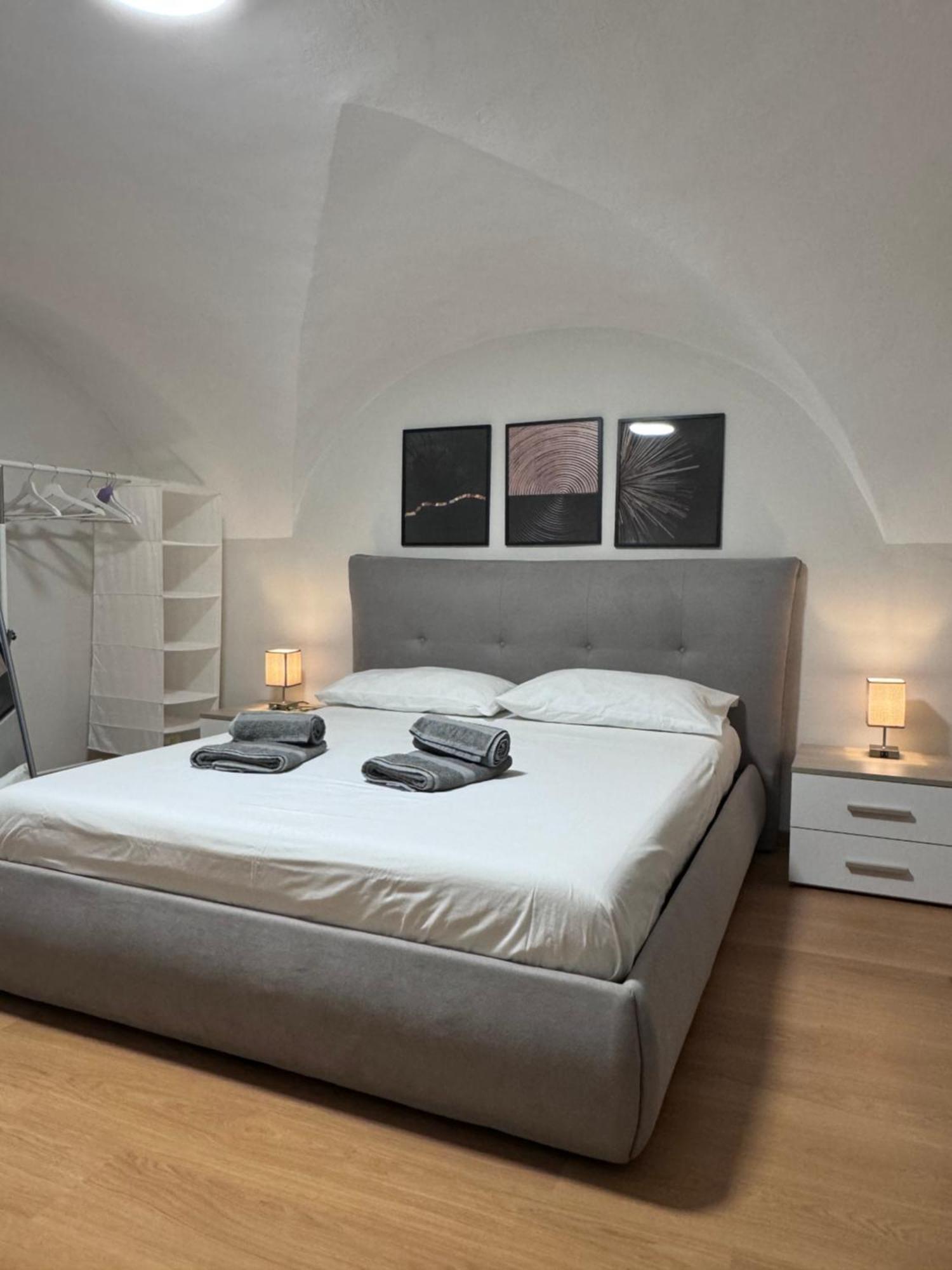 Almond Apartment Катания Екстериор снимка